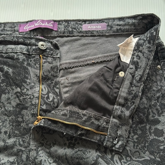 Gloria Vanderbilt Amanda Gray & Black Flowered Patterned Jeans. Women’s size 16W - Picture 12 of 13